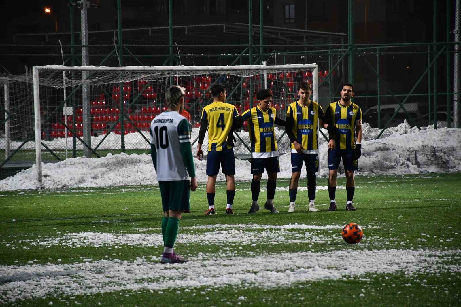 Hacılar Erciyesspor 3 puanı 4 golle aldı
