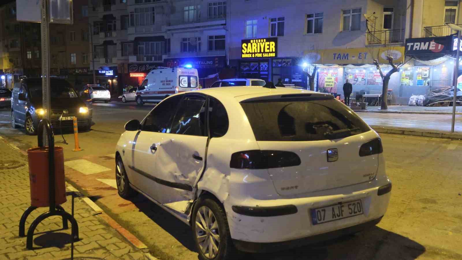 Karaman&rsquo;da otomobiller &ccedil;arpıştı: 1 yaralı
