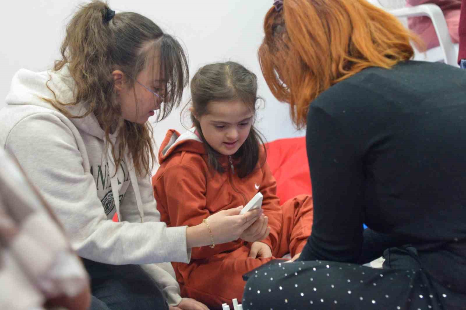 &Ouml;zel eğitim &ouml;ğrencileri BŞE&Uuml;&rsquo;de oyunla &ouml;ğrenmenin keyfini yaşadı
