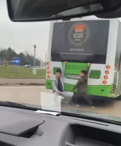 Bursa&rsquo;da tehlikeli yolculuk
