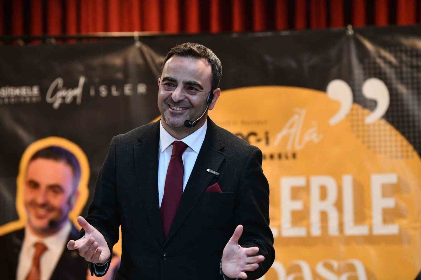 Başkan Özlü: "Hedefi olan genç, güçlü Türkiye demektir"
