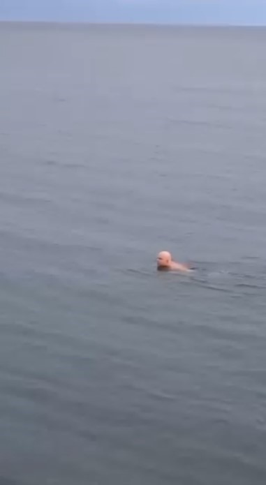 Bursa&rsquo;da dondurucu soğukta deniz keyfi
