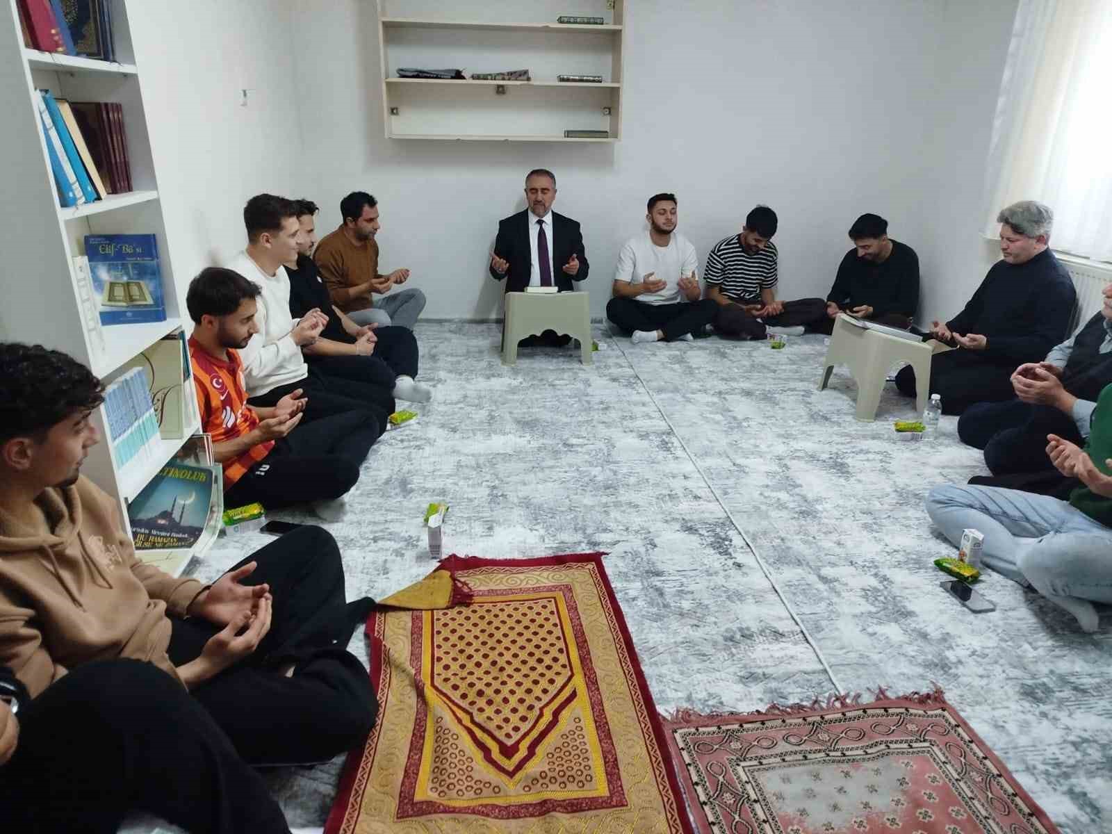 Aydın il genelindeki yurtlarda Miraç Kandili programları düzenlendi