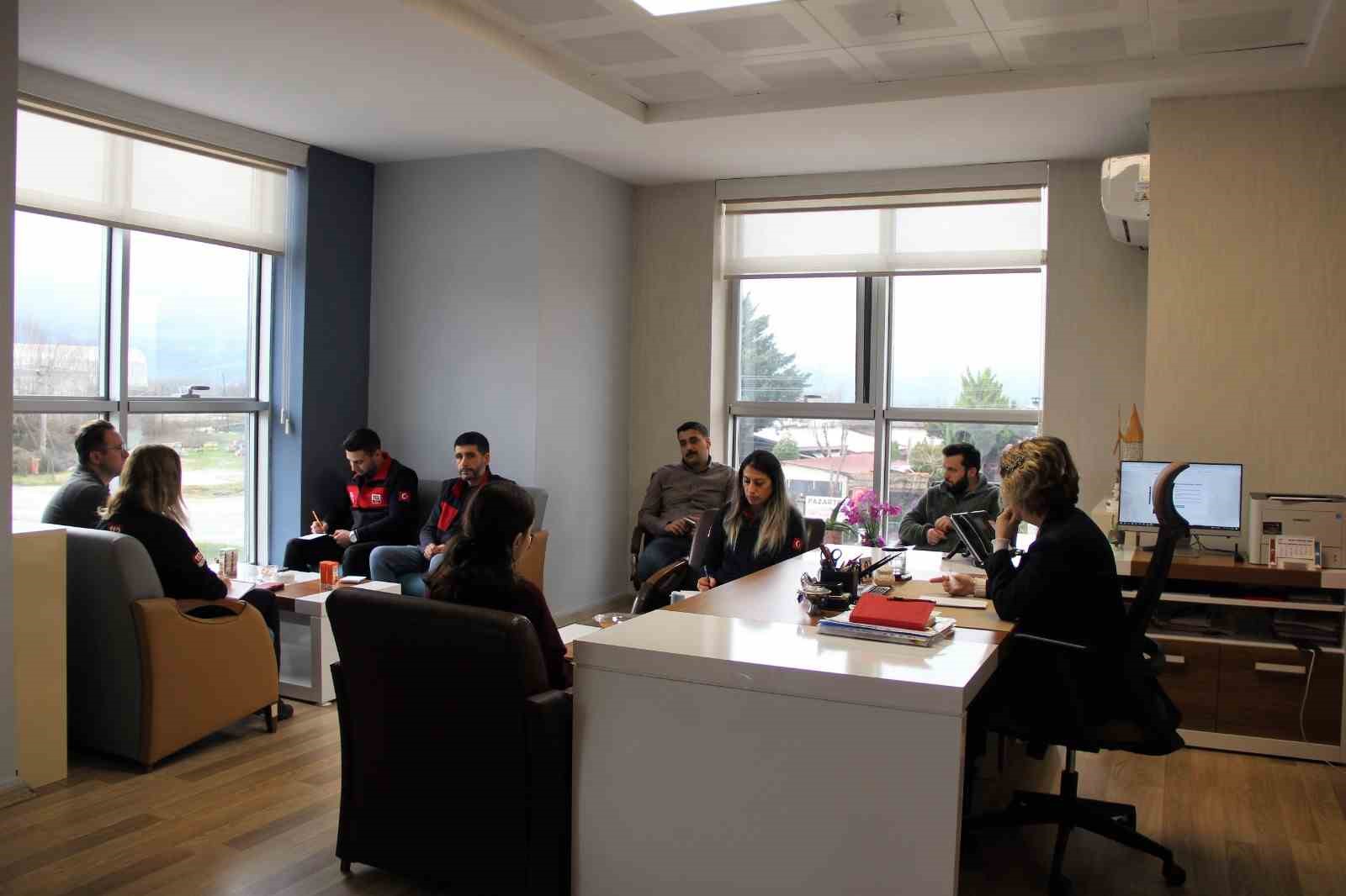 112 Acil Çağrı Merkezi’nde değerlendirme toplantısı gerçekleştirildi