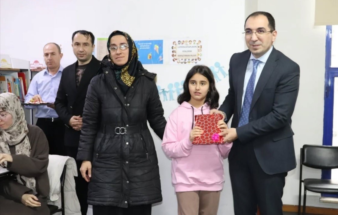 En &ccedil;ok kitap okuyanlar &ouml;d&uuml;llendirildi
