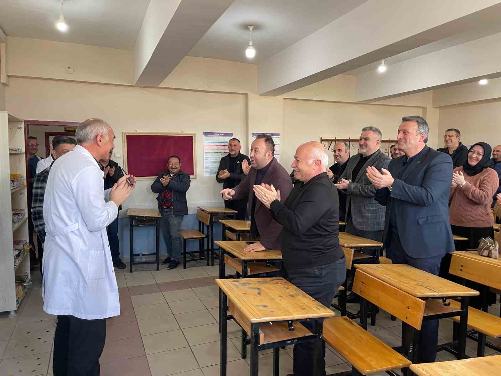 Mezun öğrencilerinden öğretmenlerine unutulmaz veda