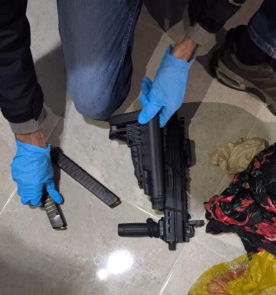 Teypte gizlenen silahtan kalaşnikofa: Mersin&rsquo;de su&ccedil; odaklarına b&uuml;y&uuml;k darbe
