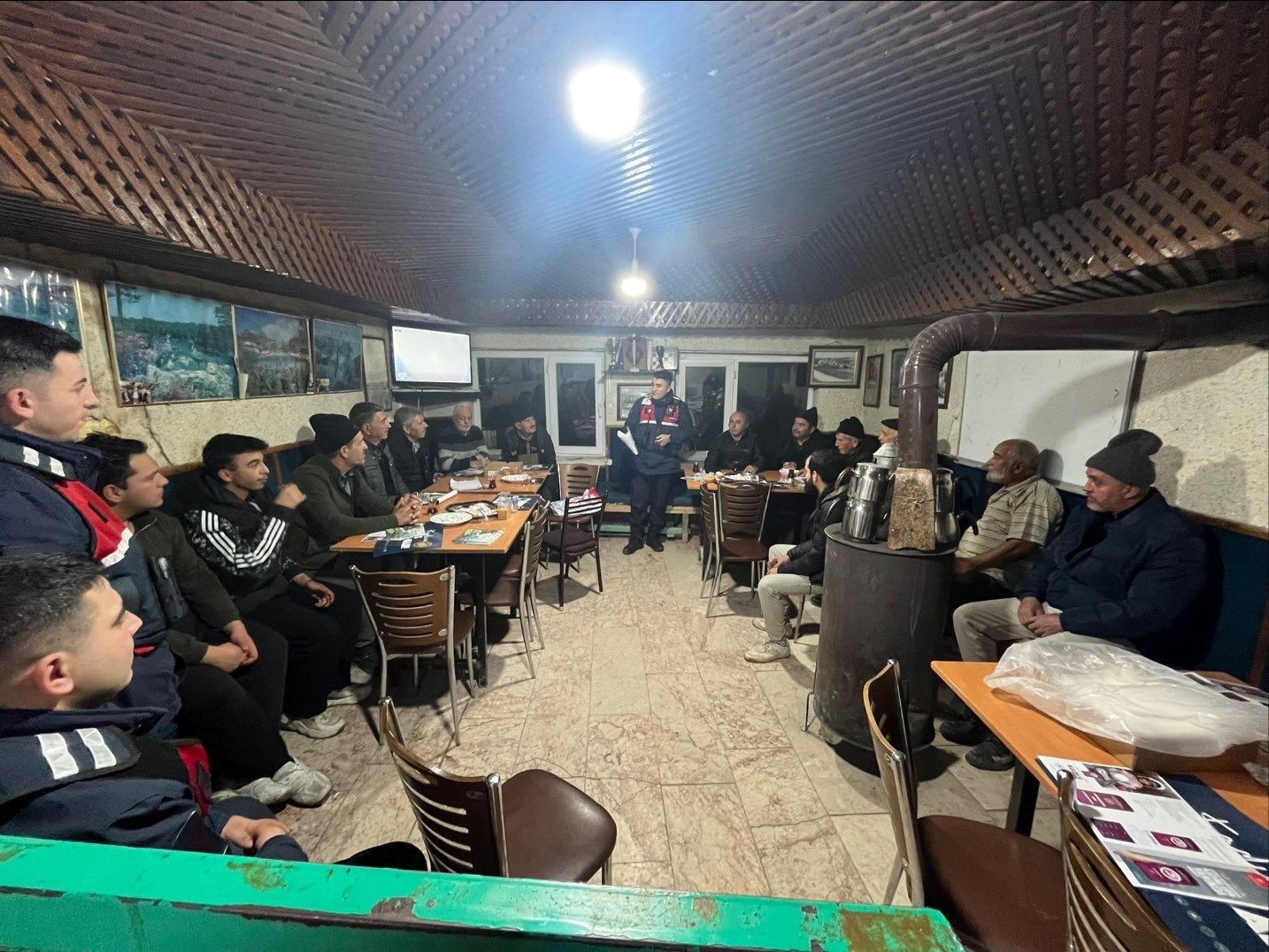 Bilecik&rsquo;te jandarmadan k&ouml;y halkına asayiş ve g&uuml;venlik bilgilendirmesi
