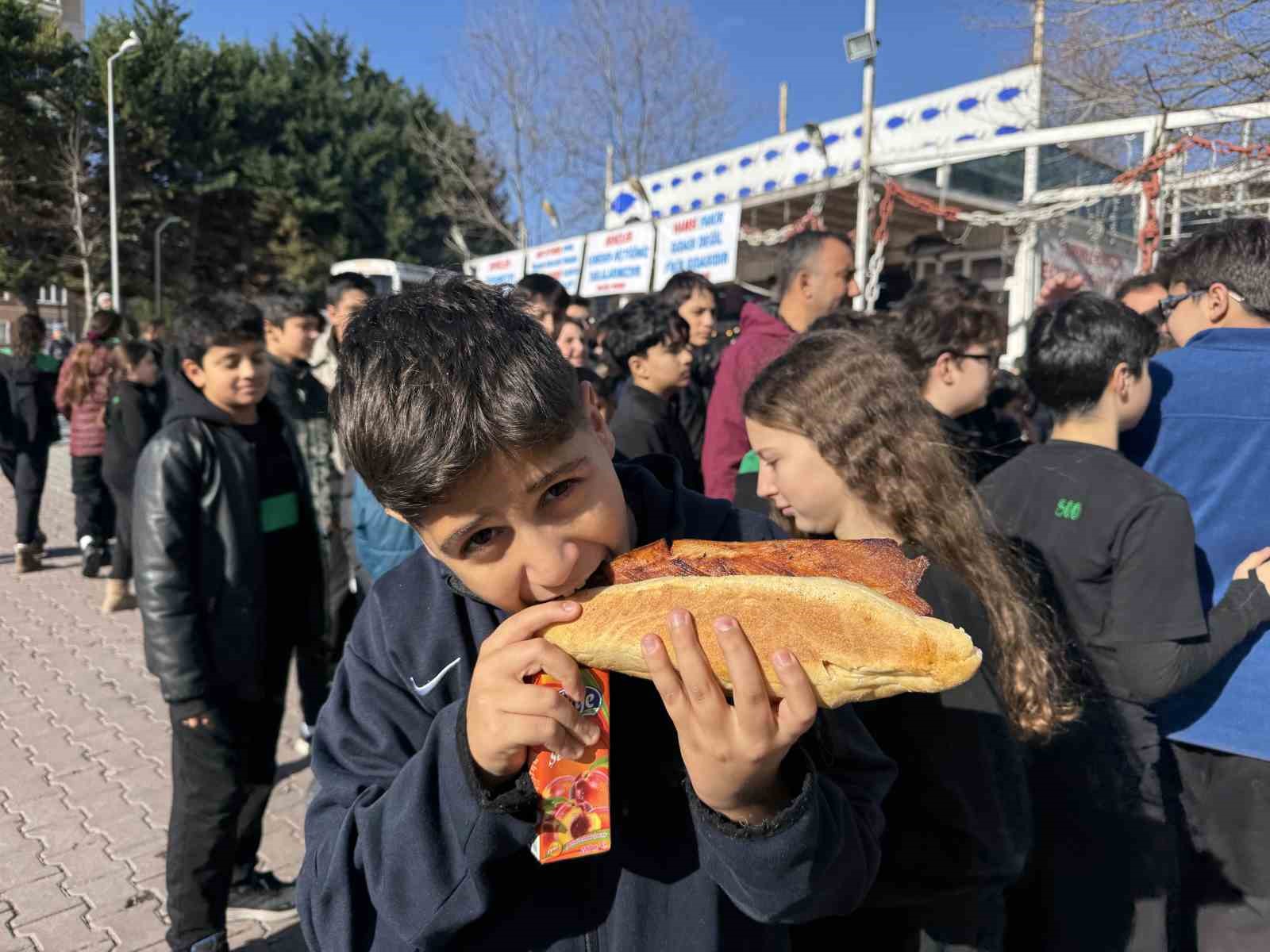 Ara tatile giren &ouml;ğrencilerden, balık m&uuml;zesi ziyareti

