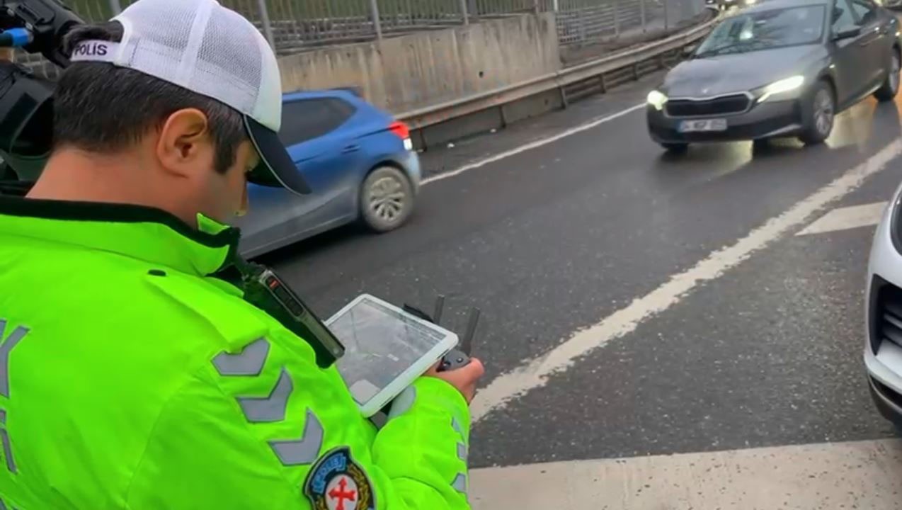 İstanbul&rsquo;da dron destekli "Taralı alan ihlali" denetiminde s&uuml;r&uuml;c&uuml;lere ceza yağdı
