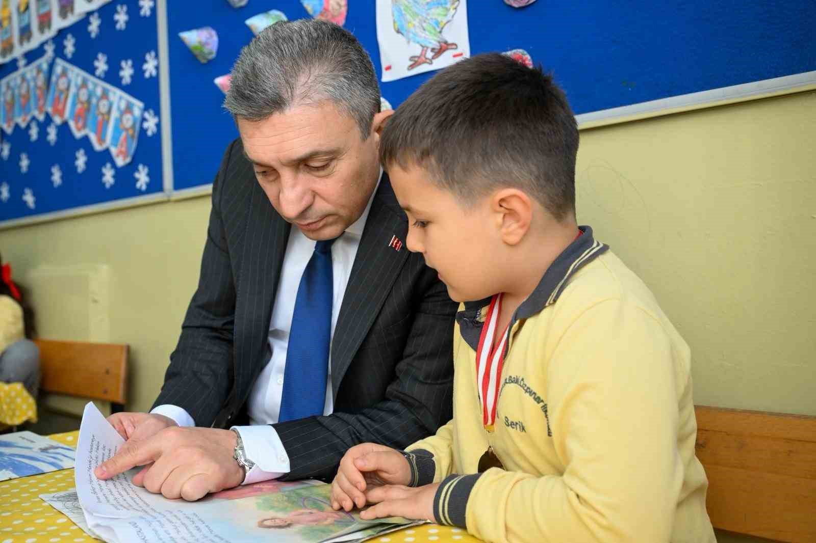 Antalya’da 498 bin 603 öğrenci karne heyecanı yaşadı