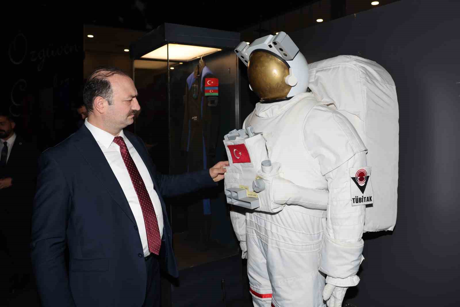 Rekt&ouml;r Hacım&uuml;ft&uuml;oğlu&rsquo;ndan Bilim Erzurum&rsquo;a ziyaret: "Gelecek vizyonumuz gen&ccedil;lerimizin hayalleriyle g&uuml;&ccedil;leniyor"
