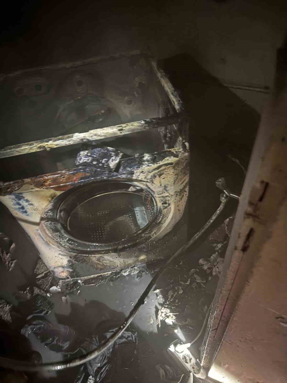 Çamaşır makinesi evi küle çevirdi