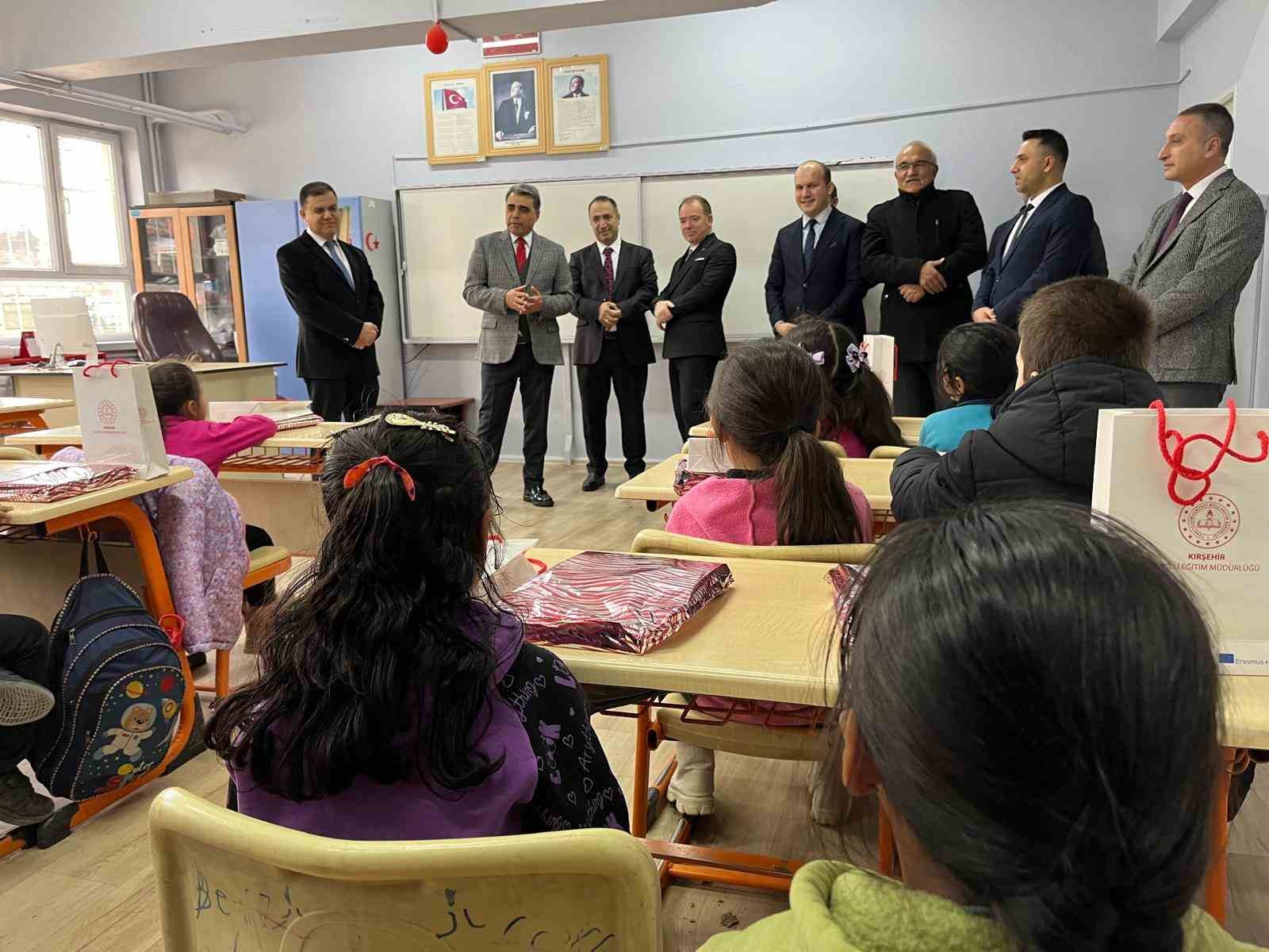 Kırşehir&rsquo;de 45 bin 941 &ouml;ğrenci karne heyecanı yaşadı
