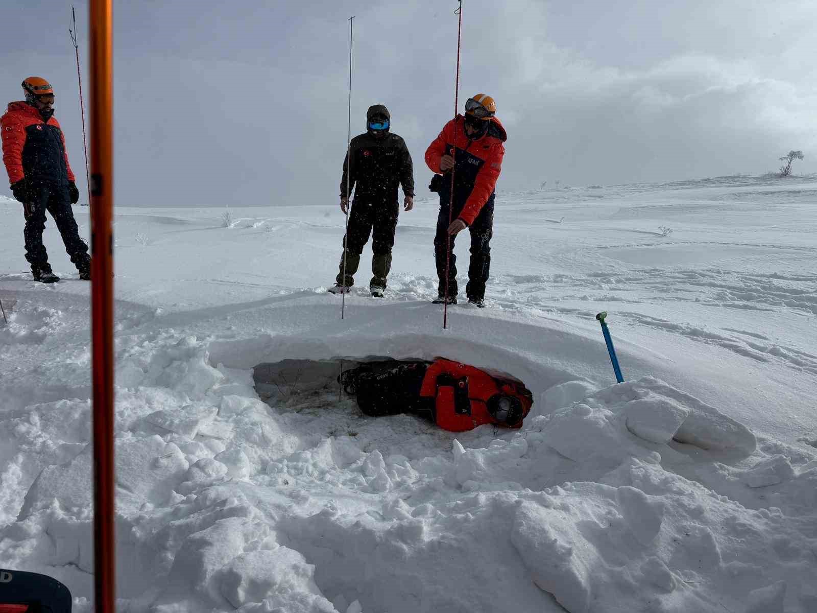 &Ccedil;ığ riskine karşı b&ouml;lgesel AFAD eğitimi Van&rsquo;da başladı

