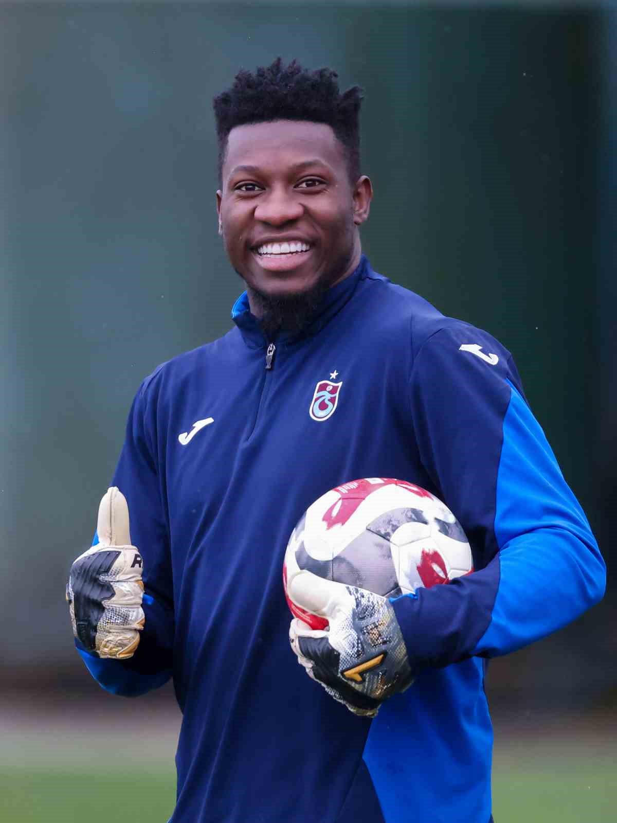 Trabzonspor, Kocaelispor ma&ccedil;ı hazırlıklarını s&uuml;rd&uuml;r&uuml;yor
