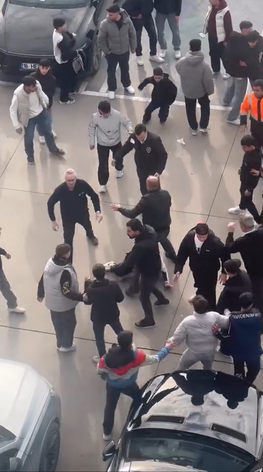 Bursa&rsquo;da gen&ccedil;ler birbirine girdi
