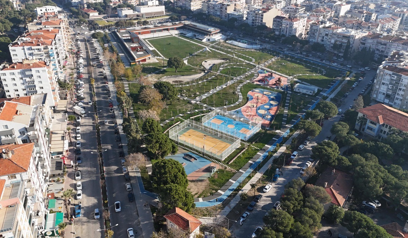 AK Parti İzmir İl Başkanı Saygılı: "AK Parti laf değil, eser &uuml;retir"
