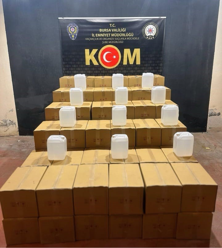 Bursa&rsquo;da 1000 litre sahte alkol ele ge&ccedil;irildi
