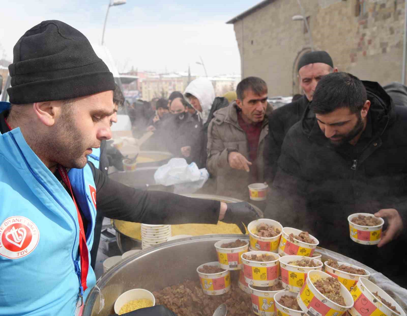 Beş asırlık 1001 Hatim geleneğinin duası ger&ccedil;ekleştirildi
