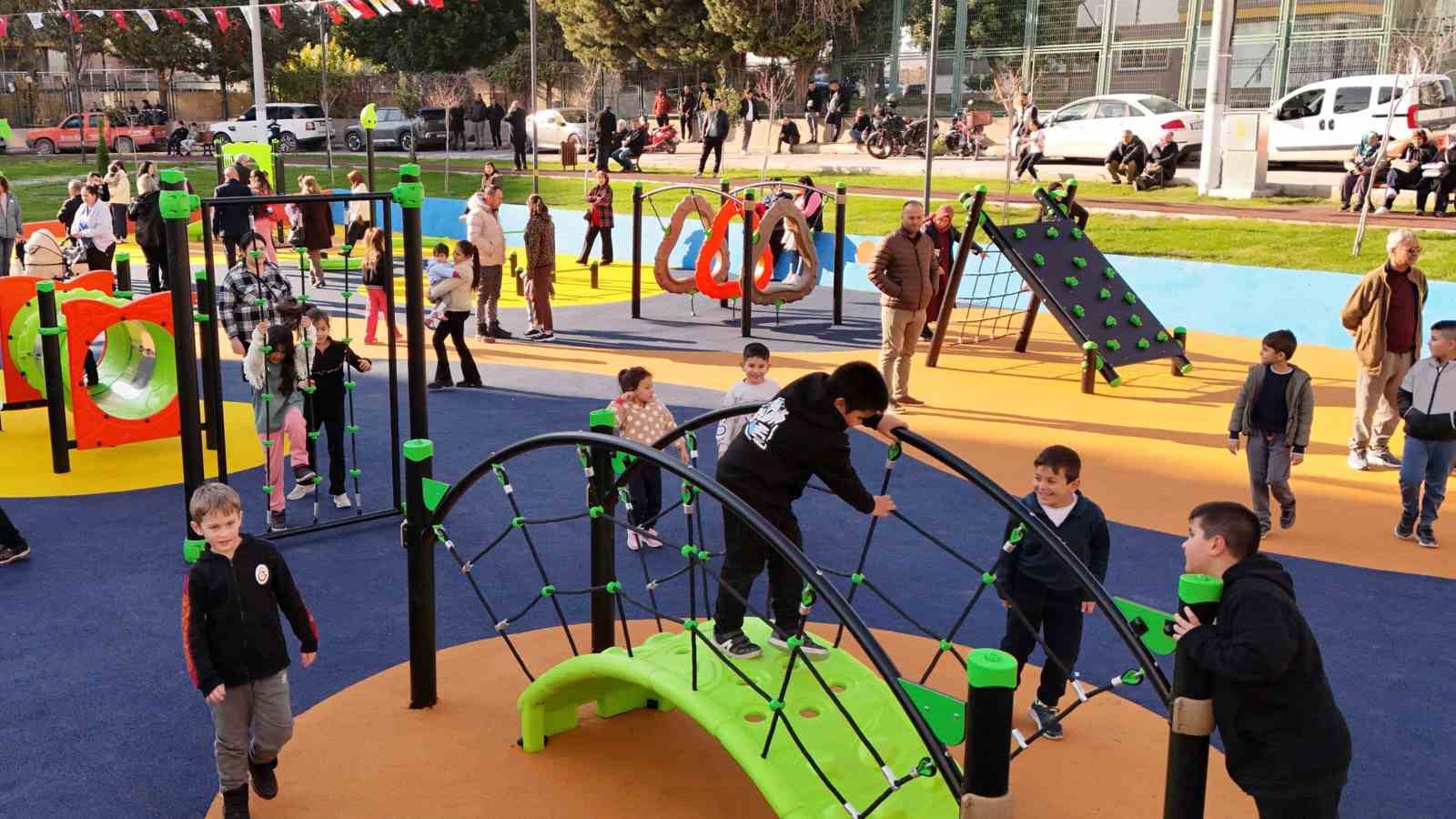 Tarsus’ta çocuklara karne hediyesi Survivor Park açıldı