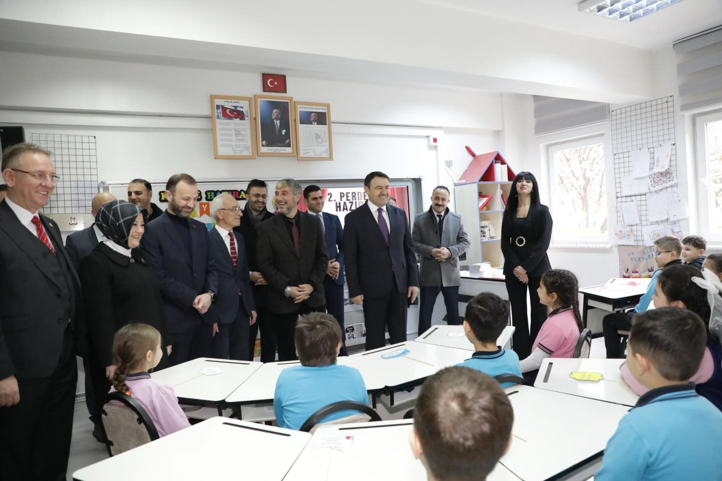 K&uuml;tahya&rsquo;da 570 okuldaki 90 bin 373 &ouml;ğrenci karne heyecanı yaşadı
