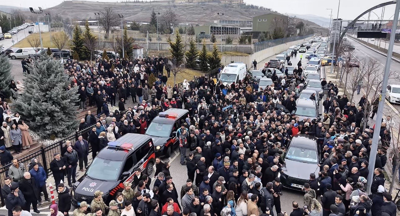 Vali Taşolar’a Çankırılılardan duygusal veda