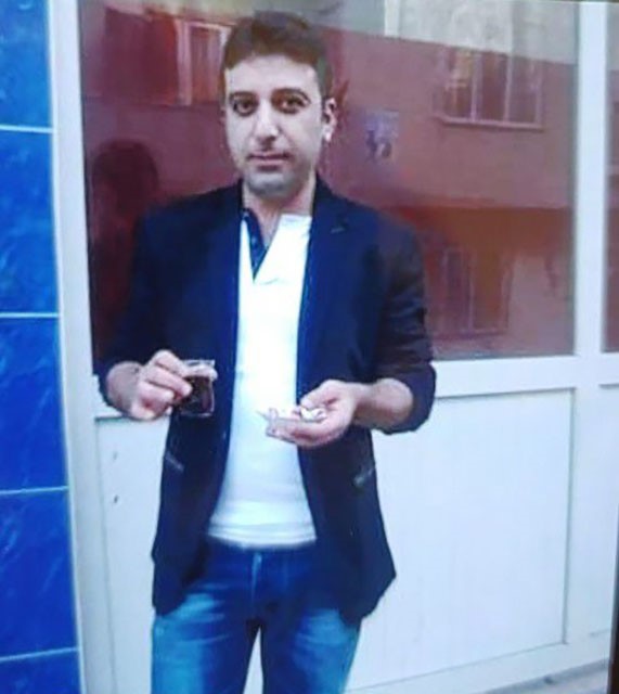 &Ccedil;&ouml;p kamyonuyla arkadan gelen otomobilin arasına sıkışan iş&ccedil;i hayatını kaybetti
