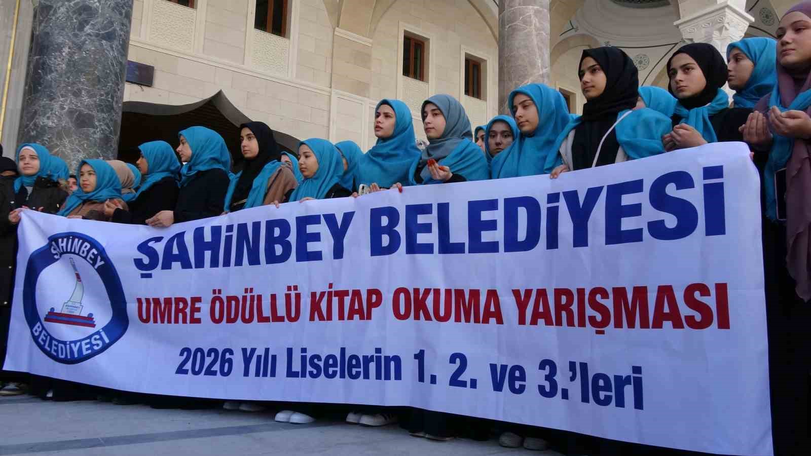 Şahinbey Belediyesi 175 &ouml;ğrenciyi daha umreye g&ouml;nderdi
