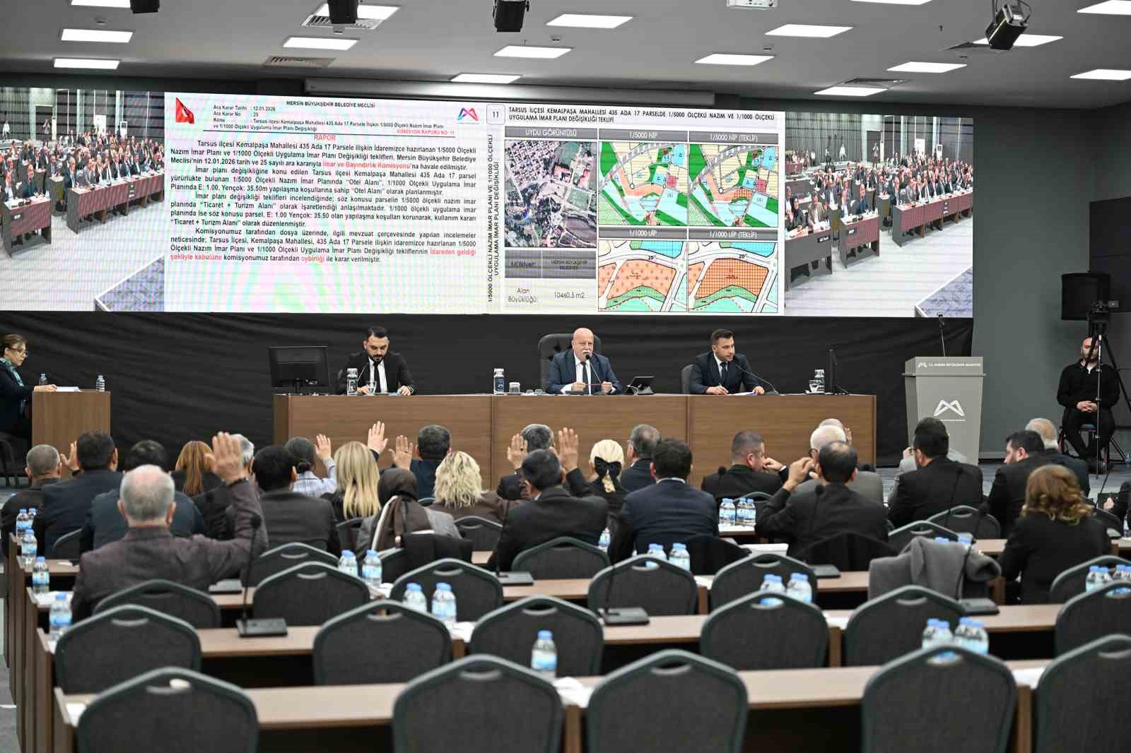 Mersin Büyükşehir Meclisinde 2,5 milyar TL’lik borçlanma tartışıldı