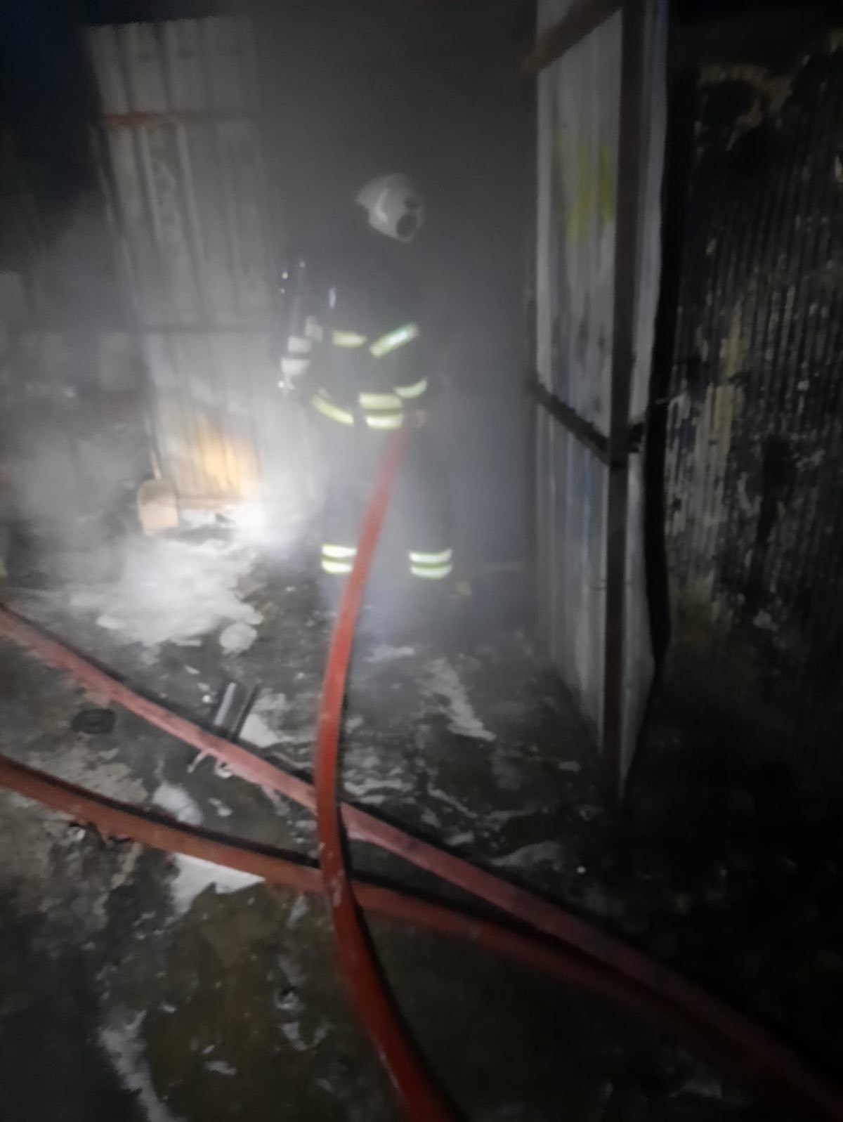 Hatay&rsquo;da konteyner alevlere teslim oldu
