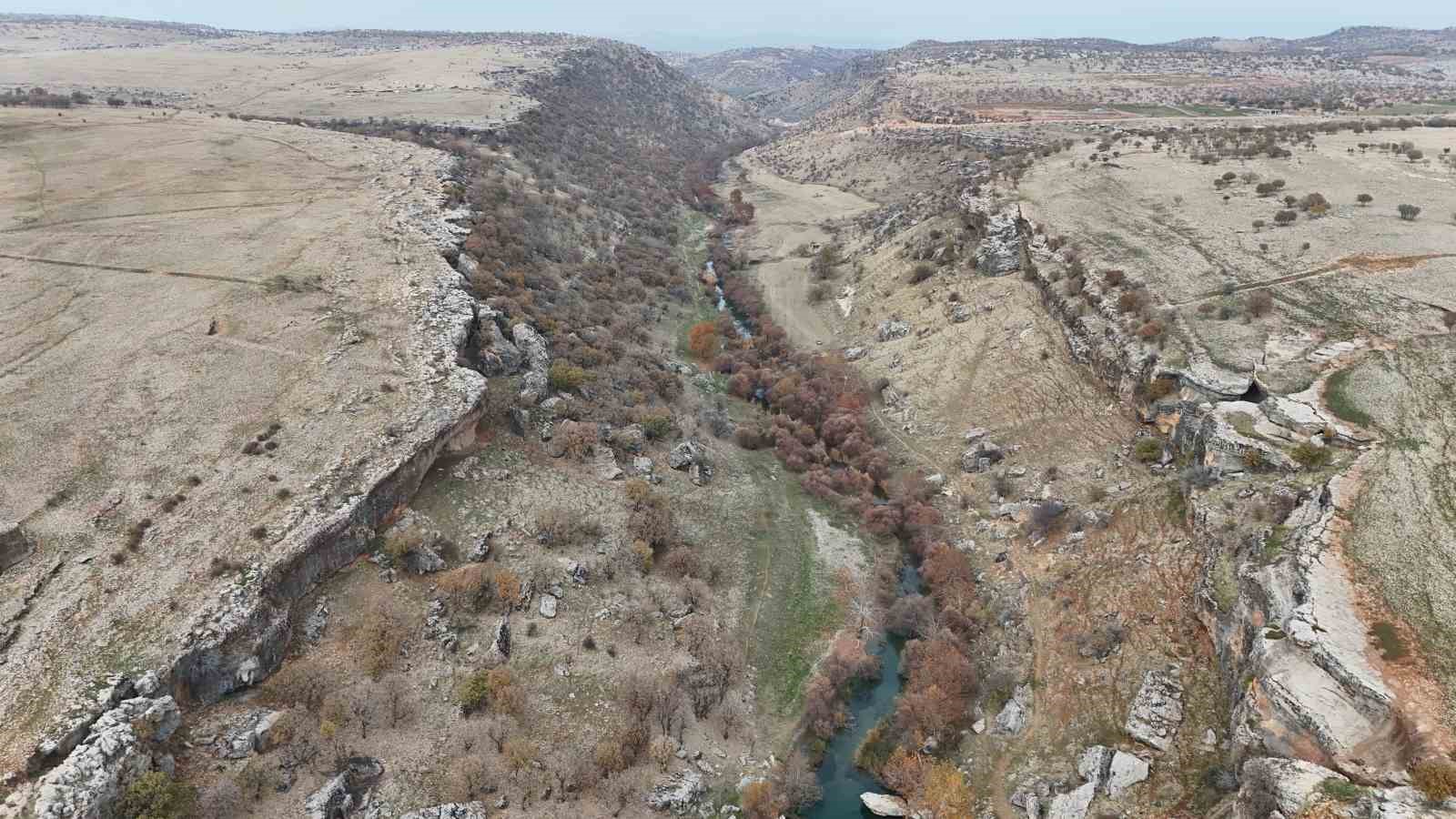 1 milyon yıl &ouml;nce oluşumu tamamlandığı değerlendirilen Buzul Vadisi g&ouml;r&uuml;nt&uuml;lendi
