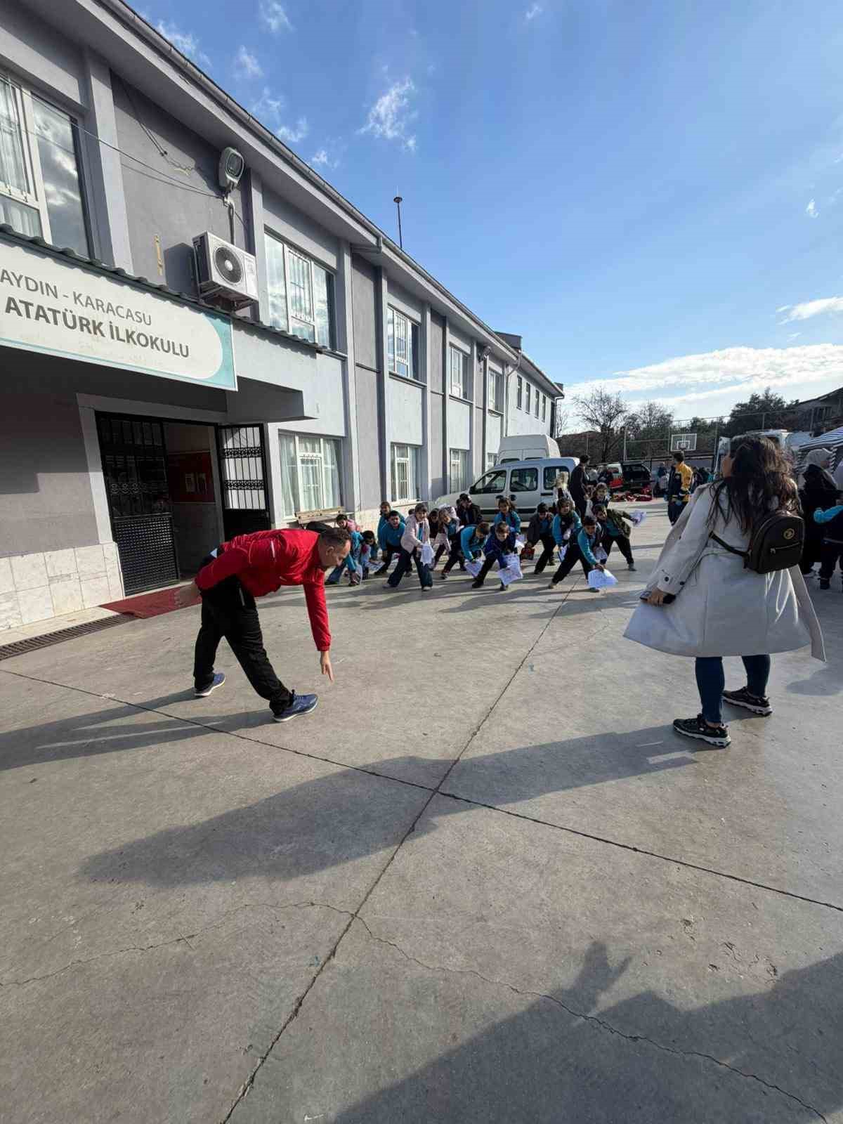 Karacasu&rsquo;da miniklere sağlıklı gelecek eğitimi
