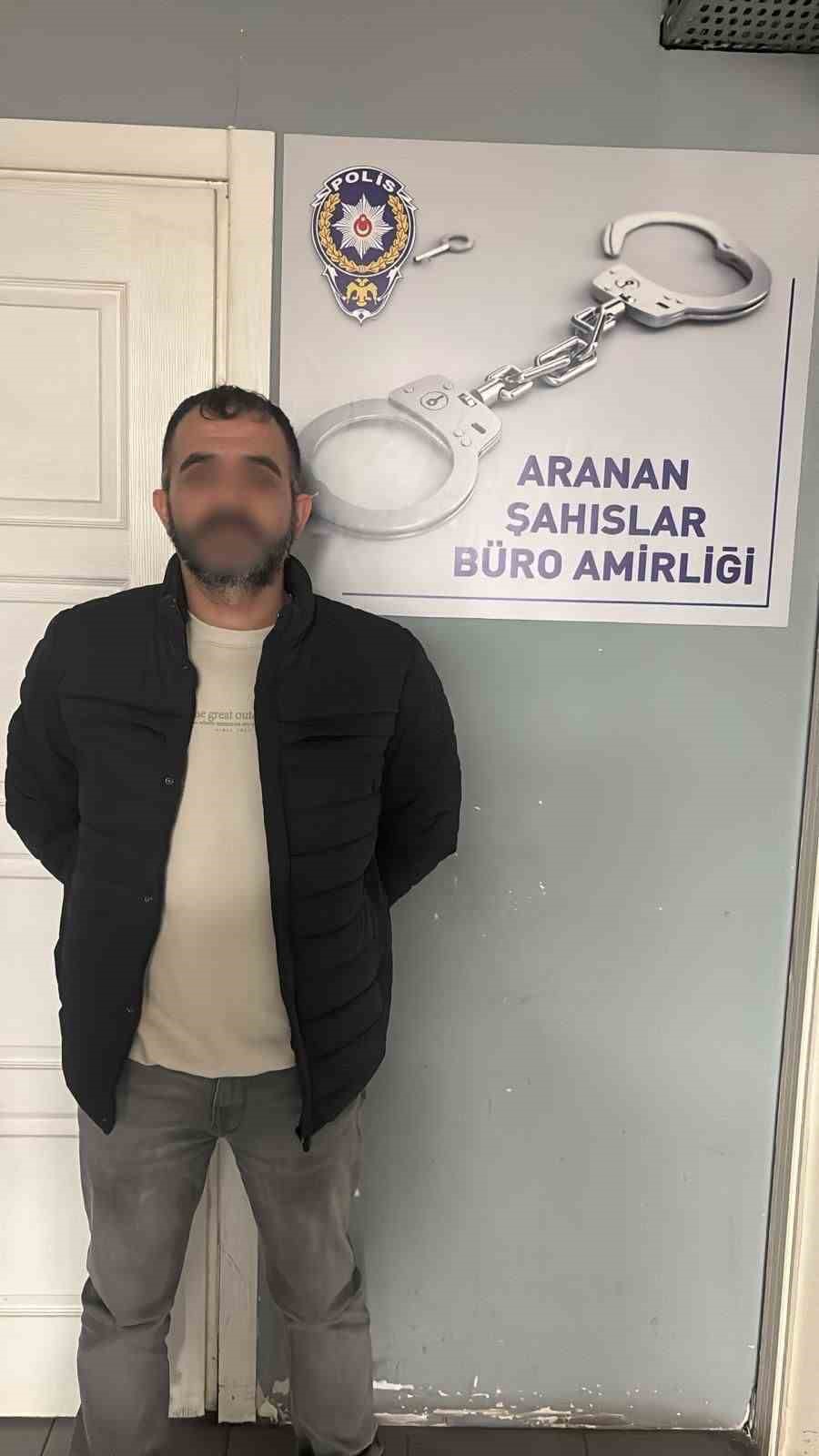 Bursa&rsquo;da 36 ve 15 yıl hapis cezasıyla aranan iki kati zanlısı yakalandı
