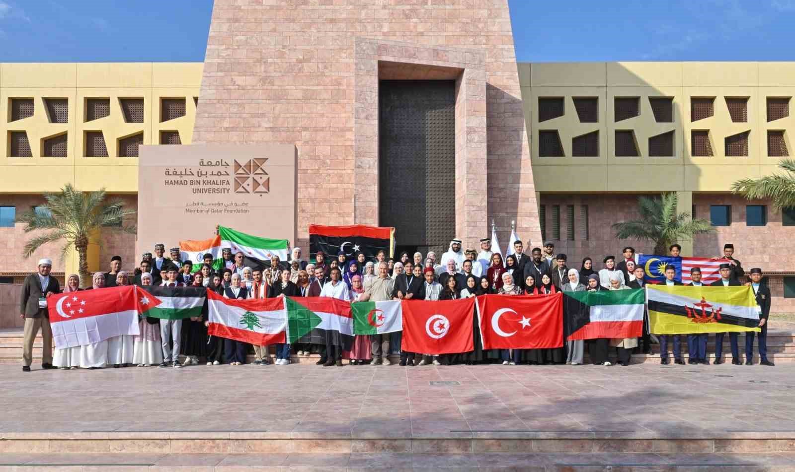 İzmitli kız &ouml;ğrenciler Arap&ccedil;a m&uuml;nazarada d&uuml;nya ikincisi oldu
