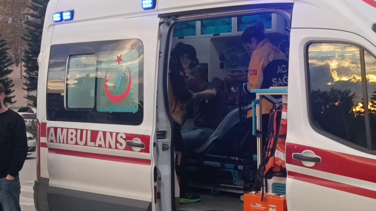 İki motosiklet &ccedil;arpıştı: 1 yaralı
