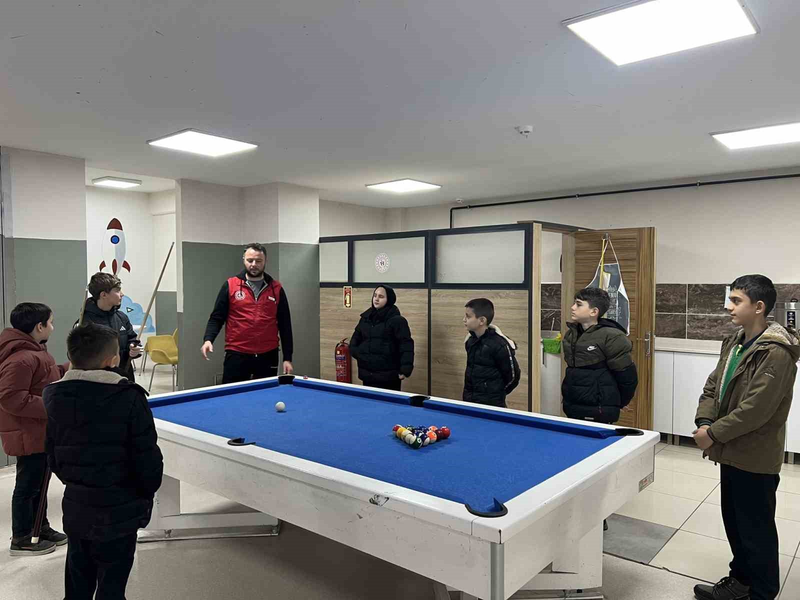 Ortaokul &ouml;ğrencileri g&ouml;n&uuml;llerince eğlendi
