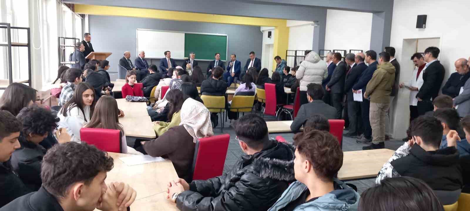 Develi&rsquo;de Aşık Seyrani Film Galası d&uuml;zenlendi
