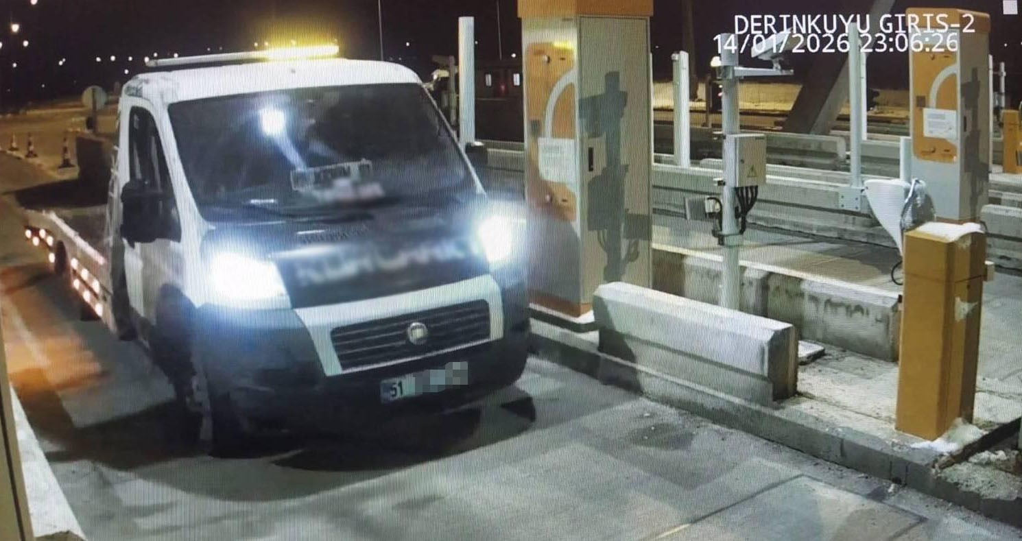 &Ouml;nce kameralara, sonra jandarmaya yakalandı
