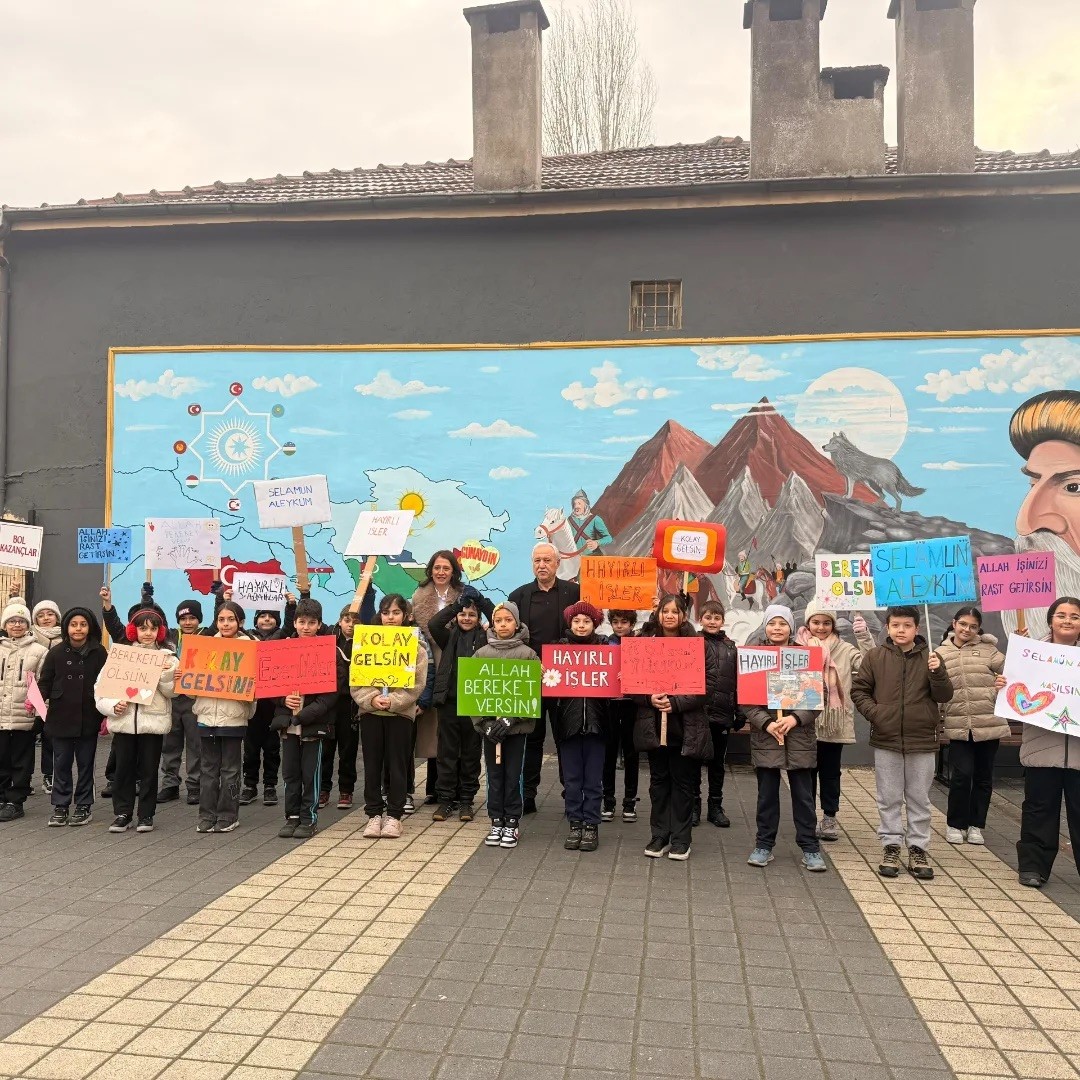 &Ouml;ğrencilerden "T&uuml;rkiye Selamlaşıyor" projesi kapsamında anlamlı ziyaret
