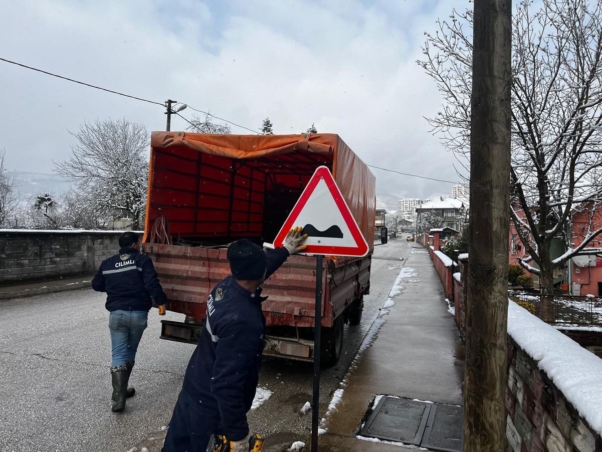 Trafik g&uuml;venliği i&ccedil;in yenileniyor
