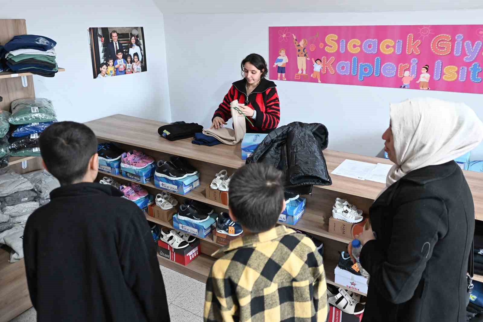 Mersin B&uuml;y&uuml;kşehir Belediyesi, Kıyafet Evleri ile ailelerin y&uuml;k&uuml;n&uuml; hafifletiyor
