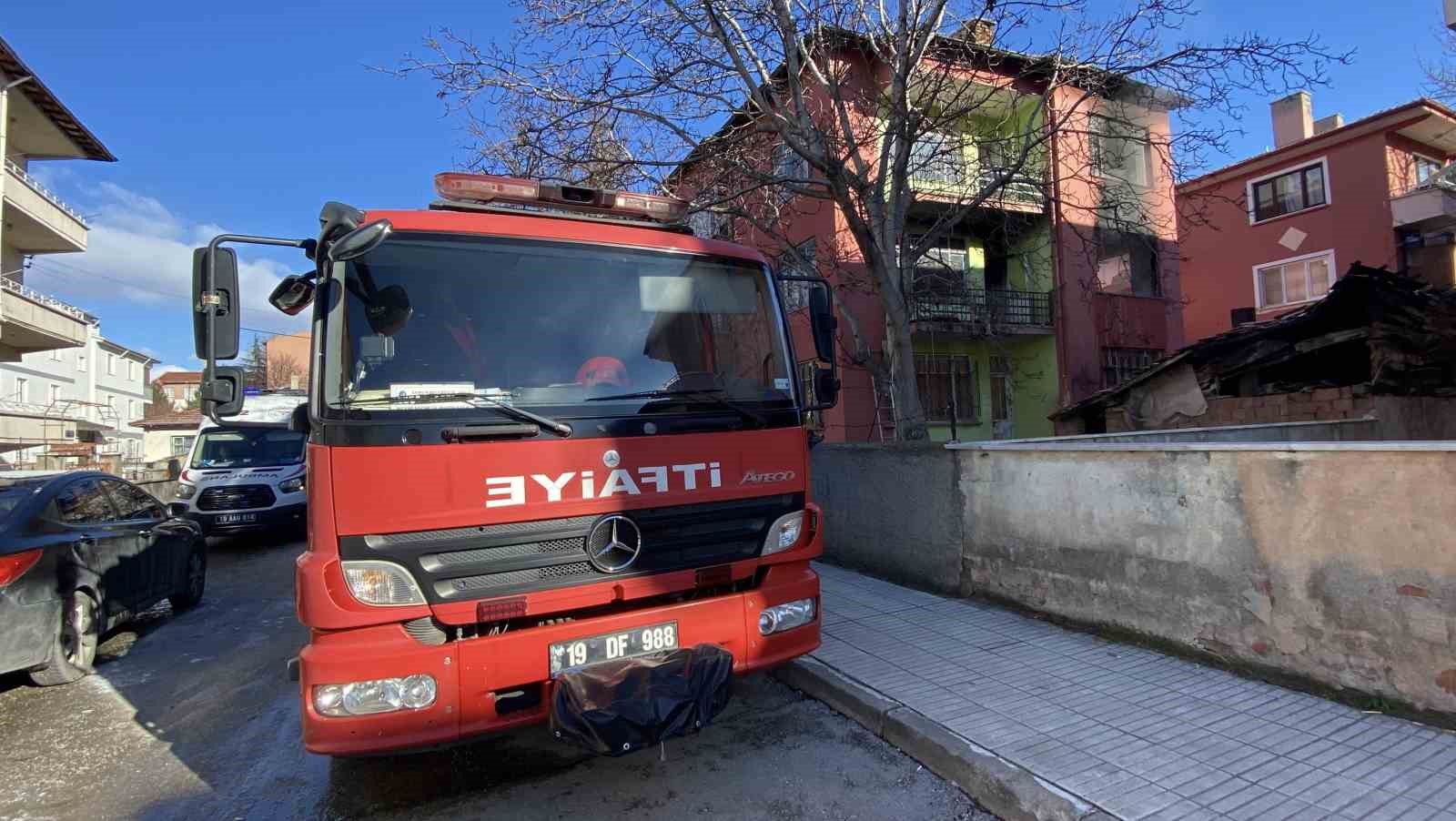 &Ccedil;orum&rsquo;da metruk binada korkutan yangın
