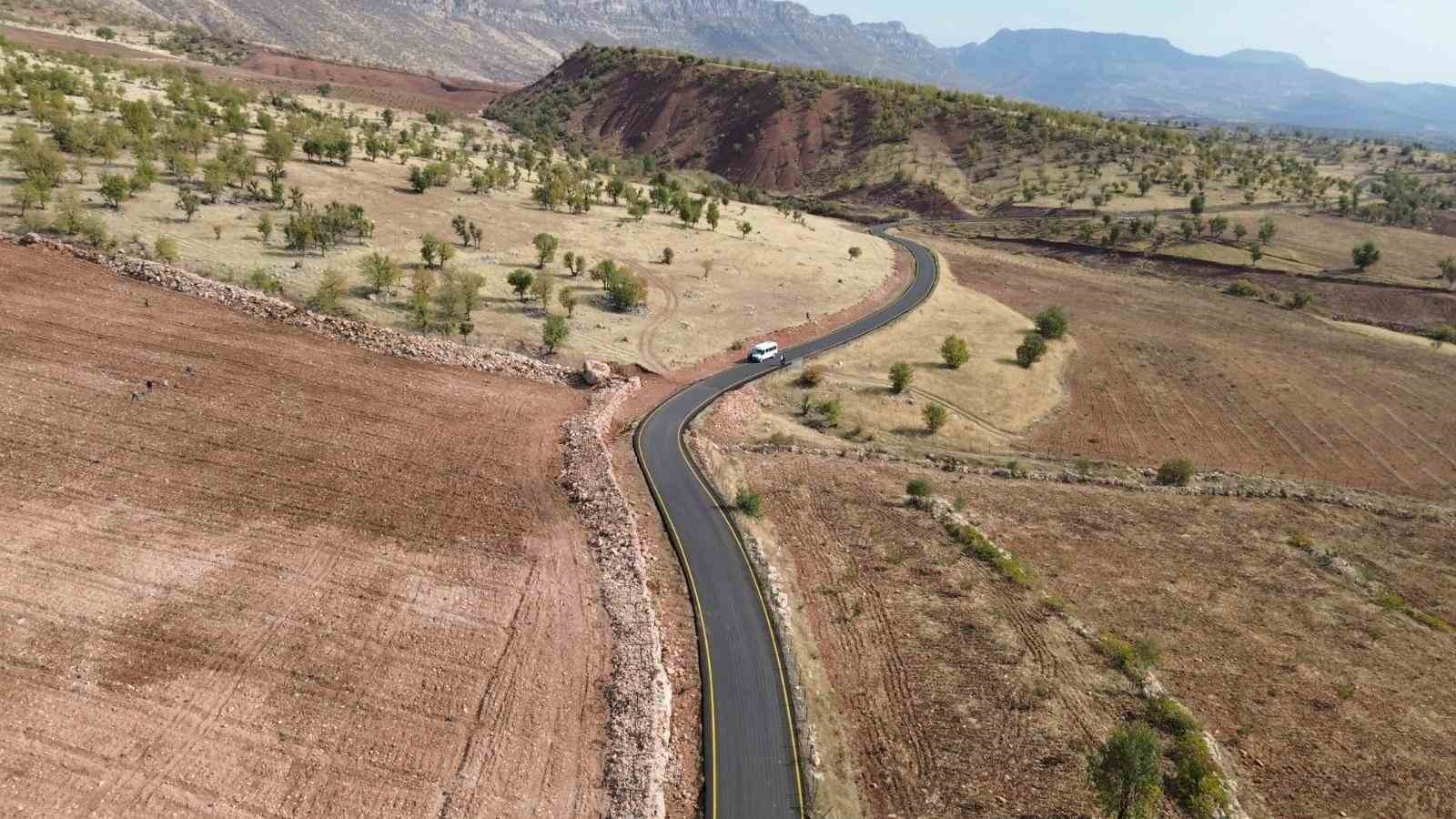 Siirt&rsquo;te 2025 yılında 3,3 milyar TL tutarında kara yolu yatırımı
