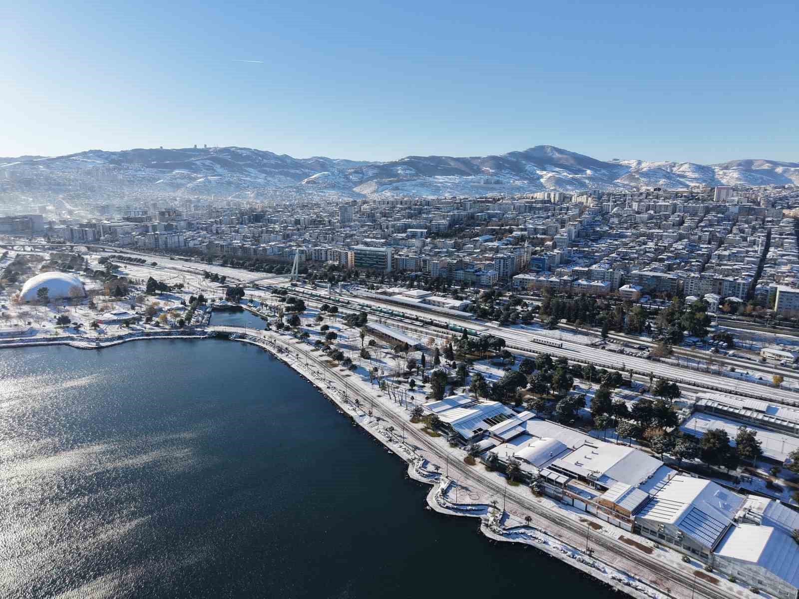 Samsun&rsquo;da buzlanma ve don uyarısı: S&uuml;r&uuml;c&uuml;lere &rsquo;dikkat&rsquo; &ccedil;ağrısı
