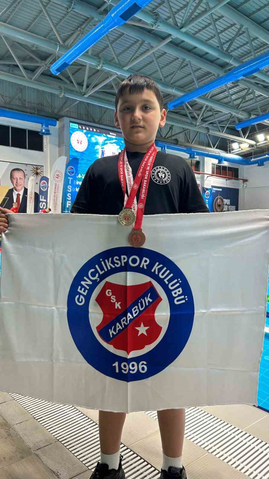 Karab&uuml;k, y&uuml;zmede ilk T&uuml;rkiye şampiyonluğunu Lord ile kazandı
