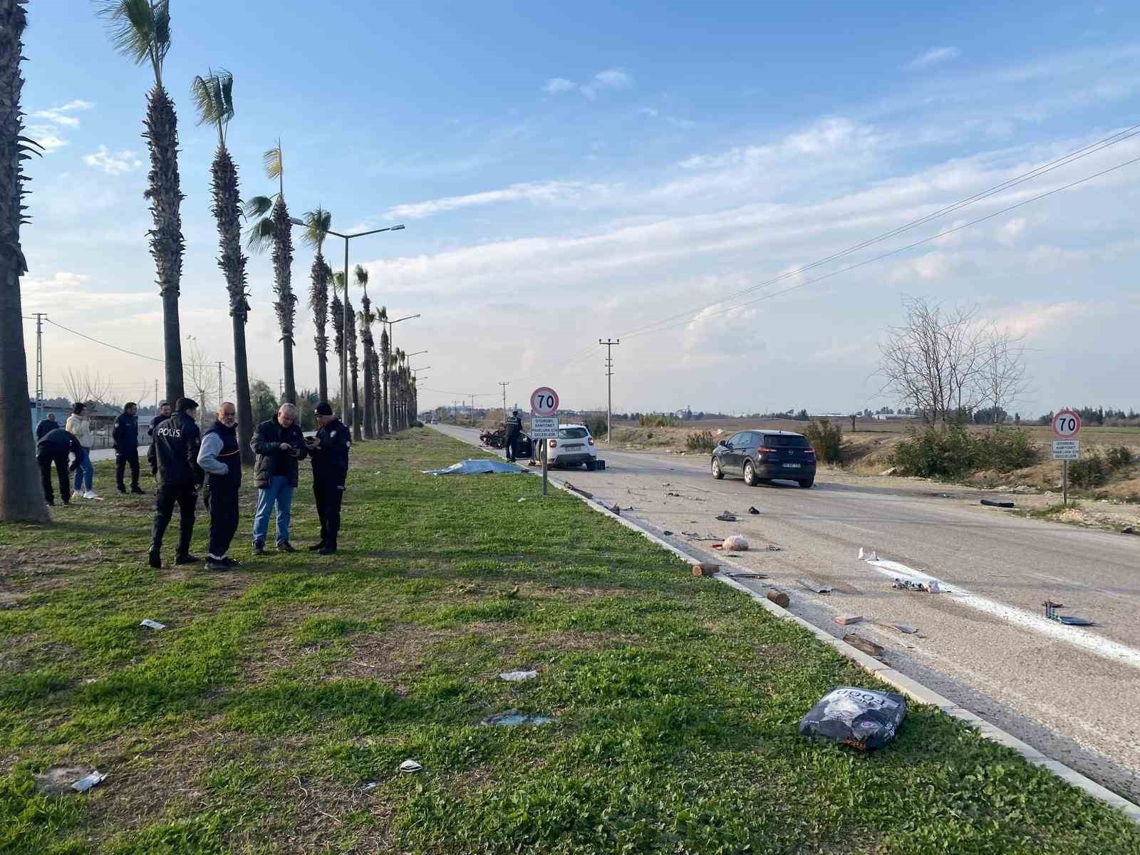 Otomobil ile &uuml;&ccedil; tekerlekli motosiklet &ccedil;arpıştı: 1 &ouml;l&uuml;
