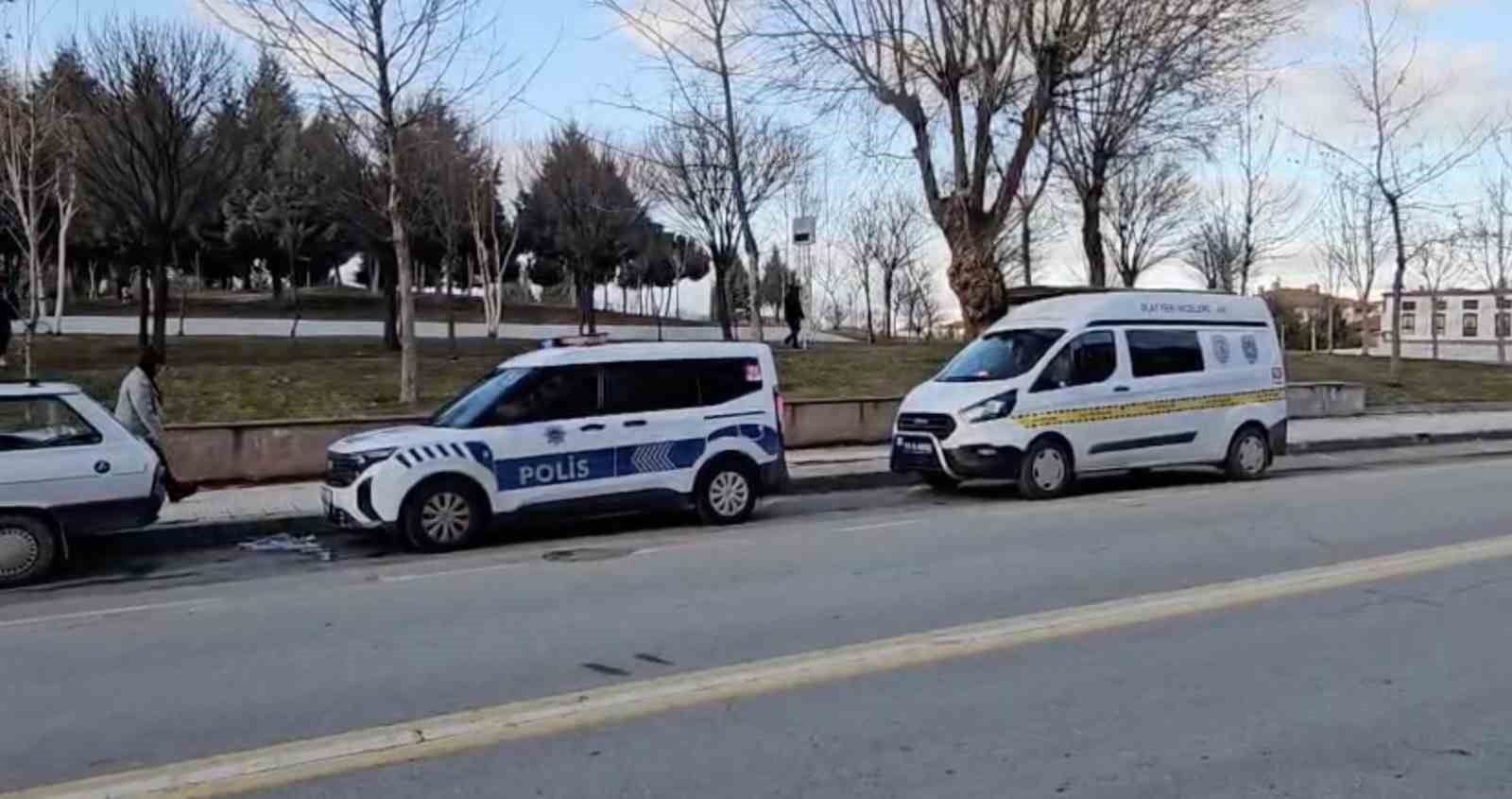 &Ccedil;orum&rsquo;da motosiklet yaşlı kadına &ccedil;arptı: 2 yaralı
