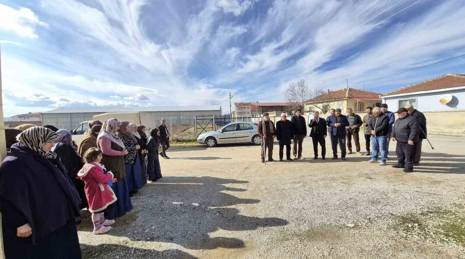 &Ccedil;ifteler&rsquo;de umre yolcuları dualarla uğurlandı
