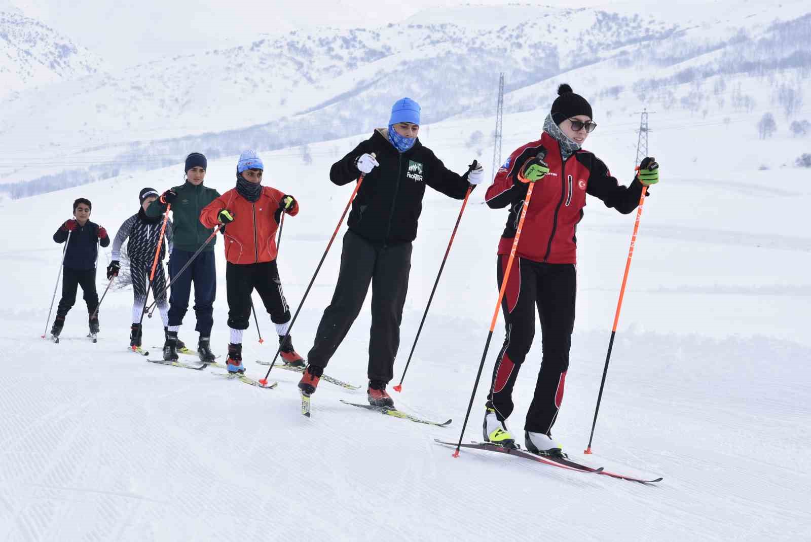 Kar ve ayaz altında şampiyonluk mesaisi
